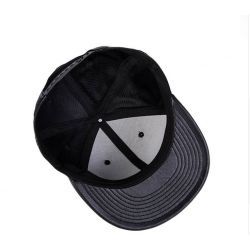 Gorra Negra de Cuero con... 2