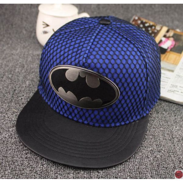 Gorra de Batman con una Placa con el...