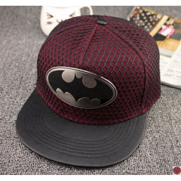 Gorra de Batman con una Placa con el...